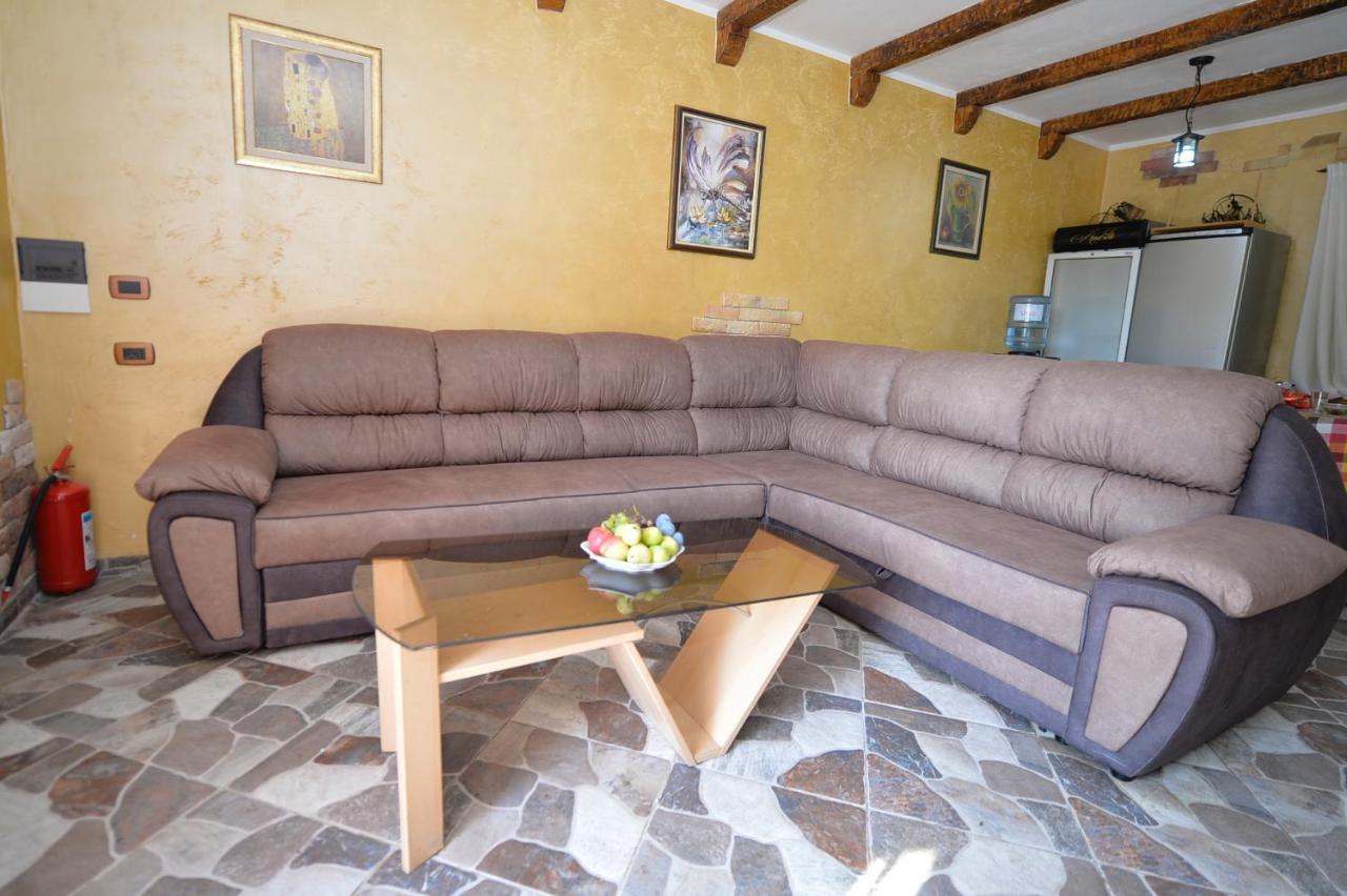 Vila Andrea Danilovgrad Dış mekan fotoğraf